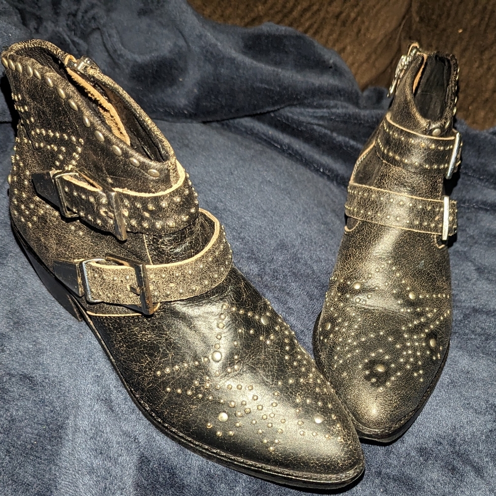 Vintage 7 Booties size 6